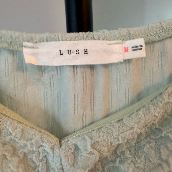 Lush Textured Puff Sleeve Blouse in Light Green US Medium - Picture 2 of 9